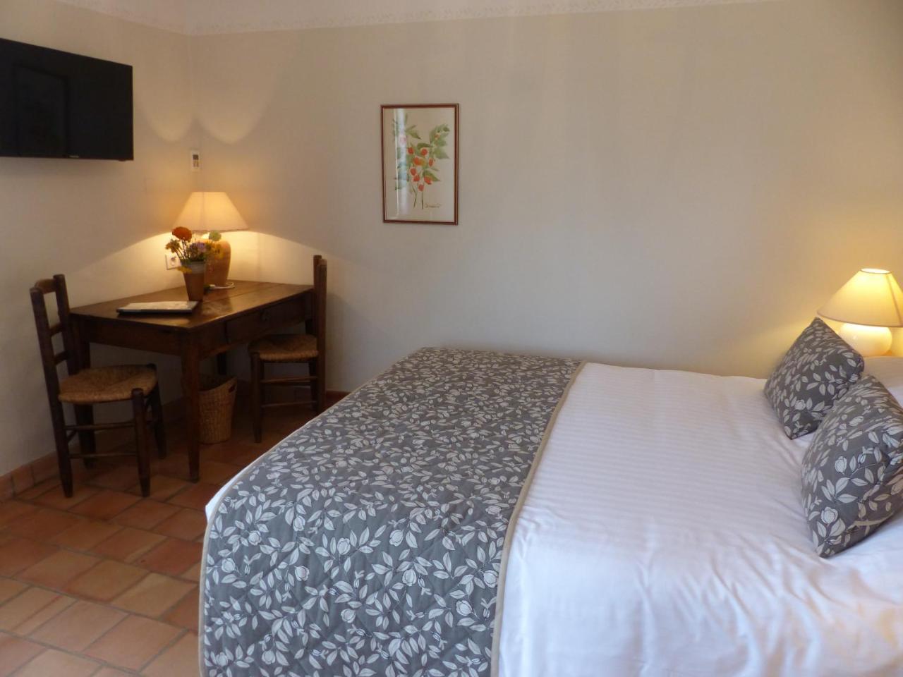 Charembeau Hotel Forcalquier Exterior photo