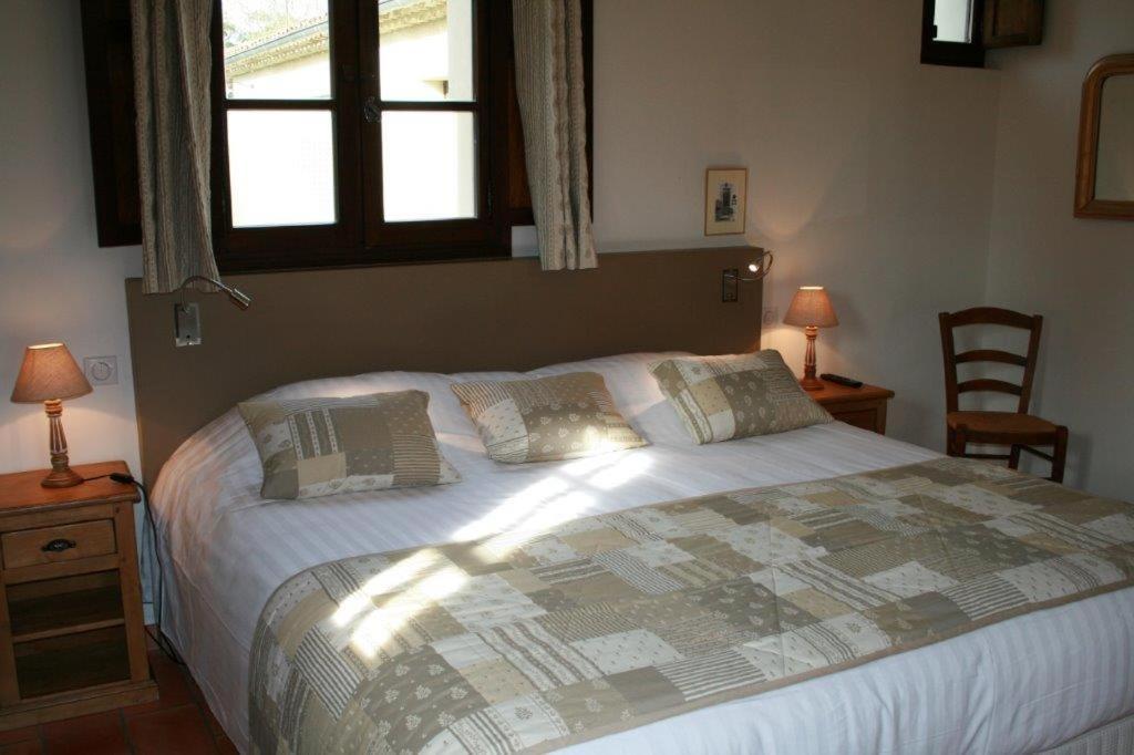 Charembeau Hotel Forcalquier Exterior photo